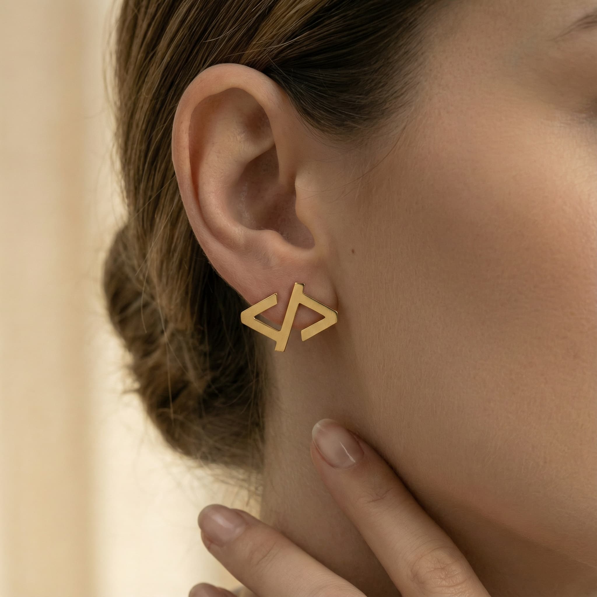 Yazılımcı Küpesi – 925 Ayar Gümüş Altın Kaplama